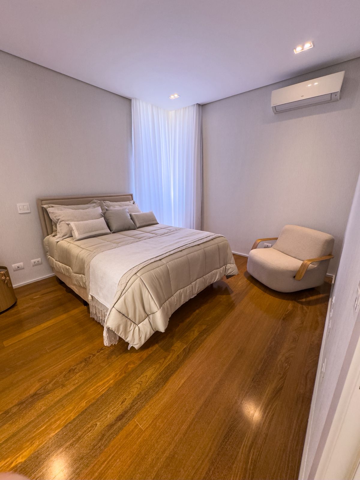 MANSÃO DE ALTO PADRÃO NO TAMBORÉ 03