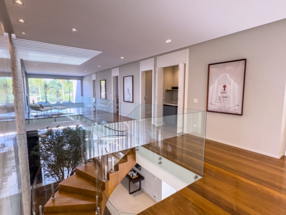 MANSÃO DE ALTO PADRÃO NO TAMBORÉ 03